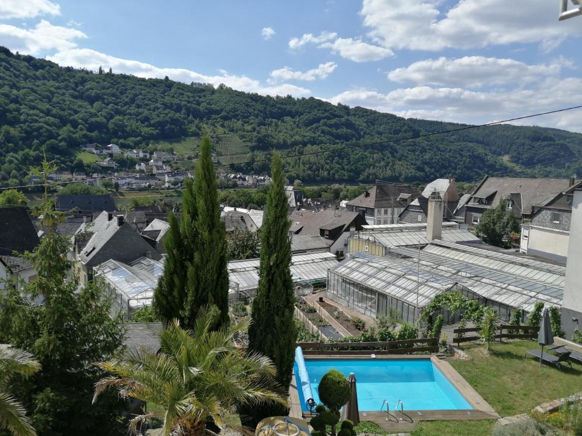 Weingut Stiftshof Hotel Enkirch Exterior photo